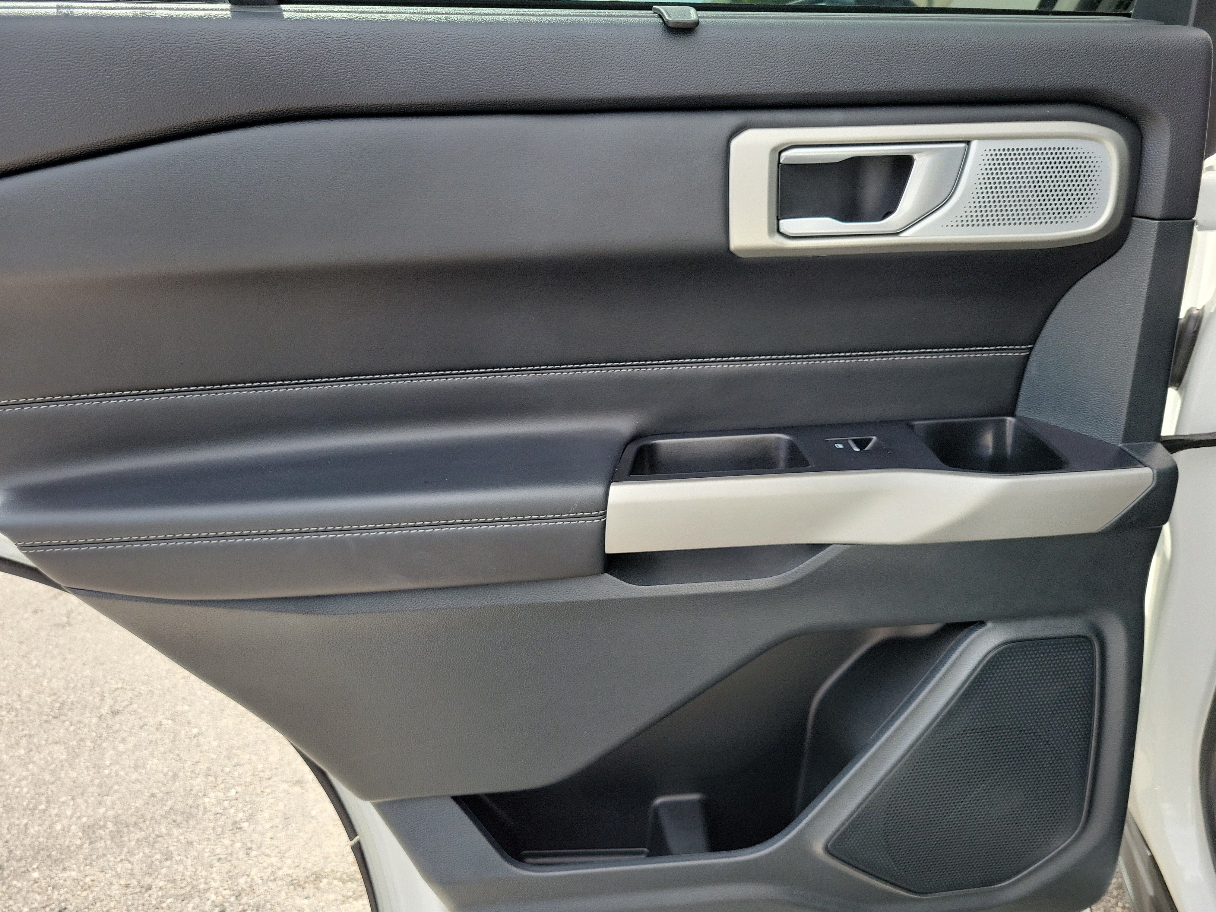 Certified 2023 Ford Explorer Limited w/ Limited Technology Package RWD image 30