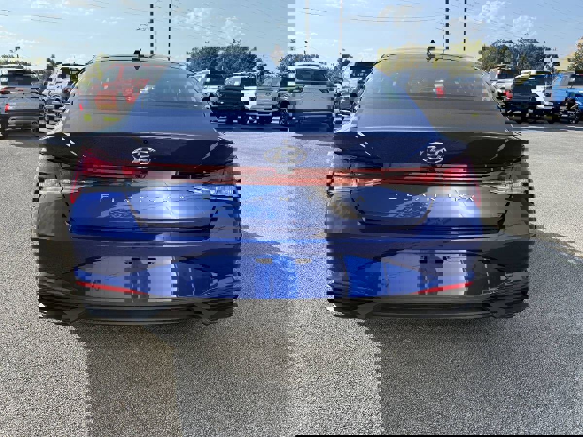 Used 2022 Hyundai Elantra SEL image 4