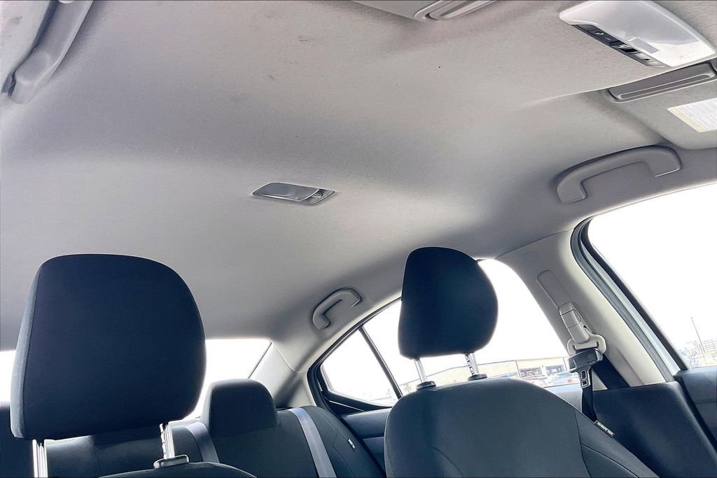 Used 2023 Nissan Versa S FWD image 28