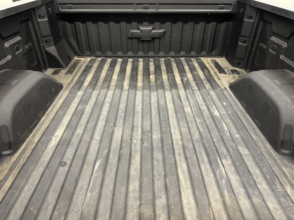 Used 2025 Chevrolet Silverado 1500 LT w/ Safety Package AWD/4WD image 13