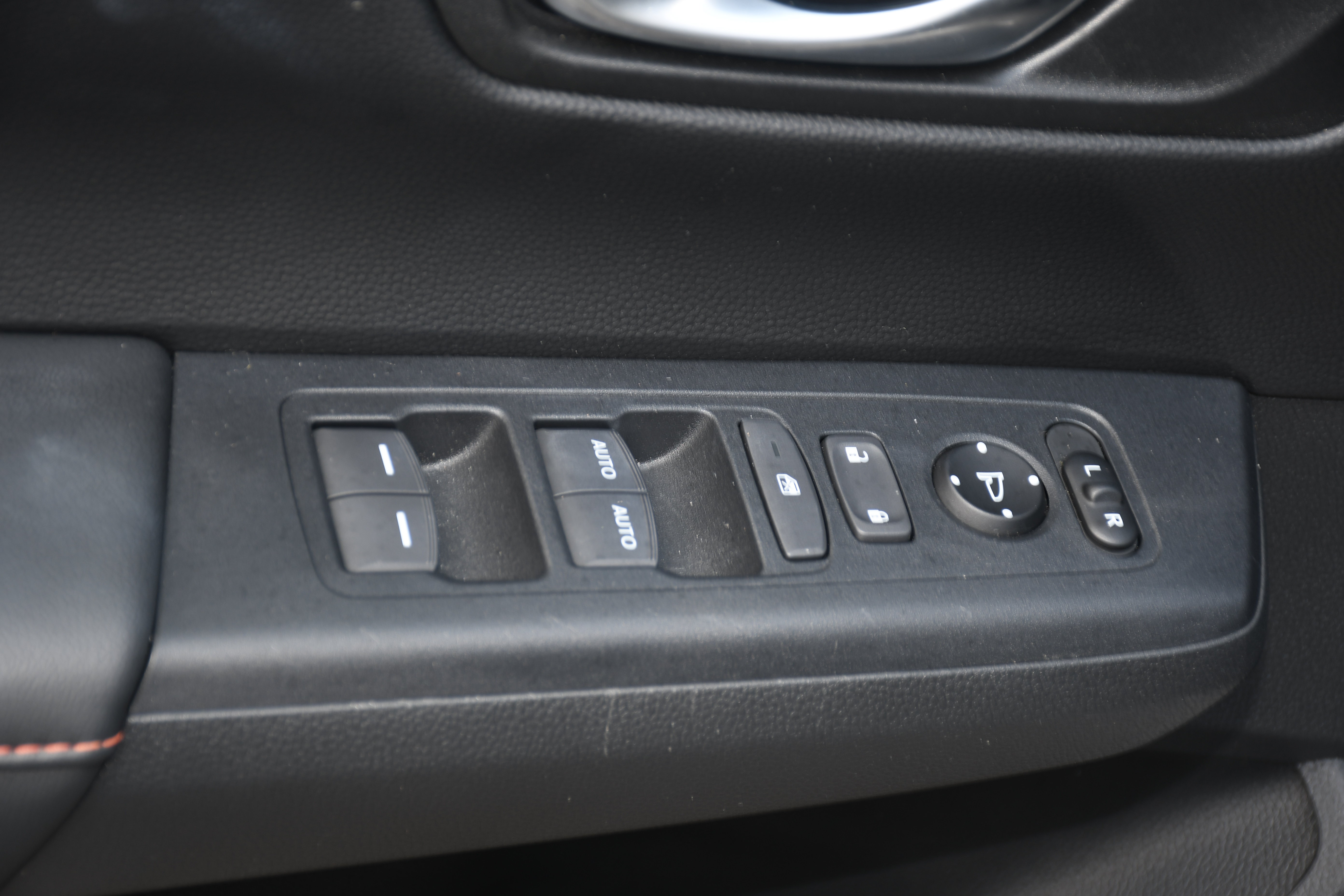 Used 2024 Honda CR-V Sport image 11