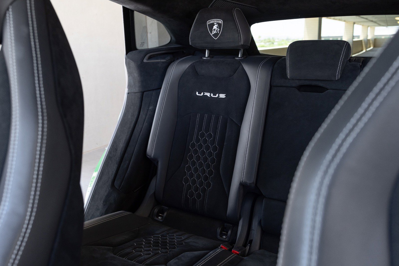 Used 2023 Lamborghini Urus Performante AWD/4WD image 71