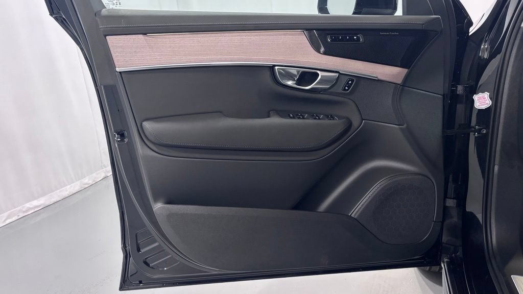 Certified 2026 Volvo XC90 B6 Plus AWD/4WD image 16