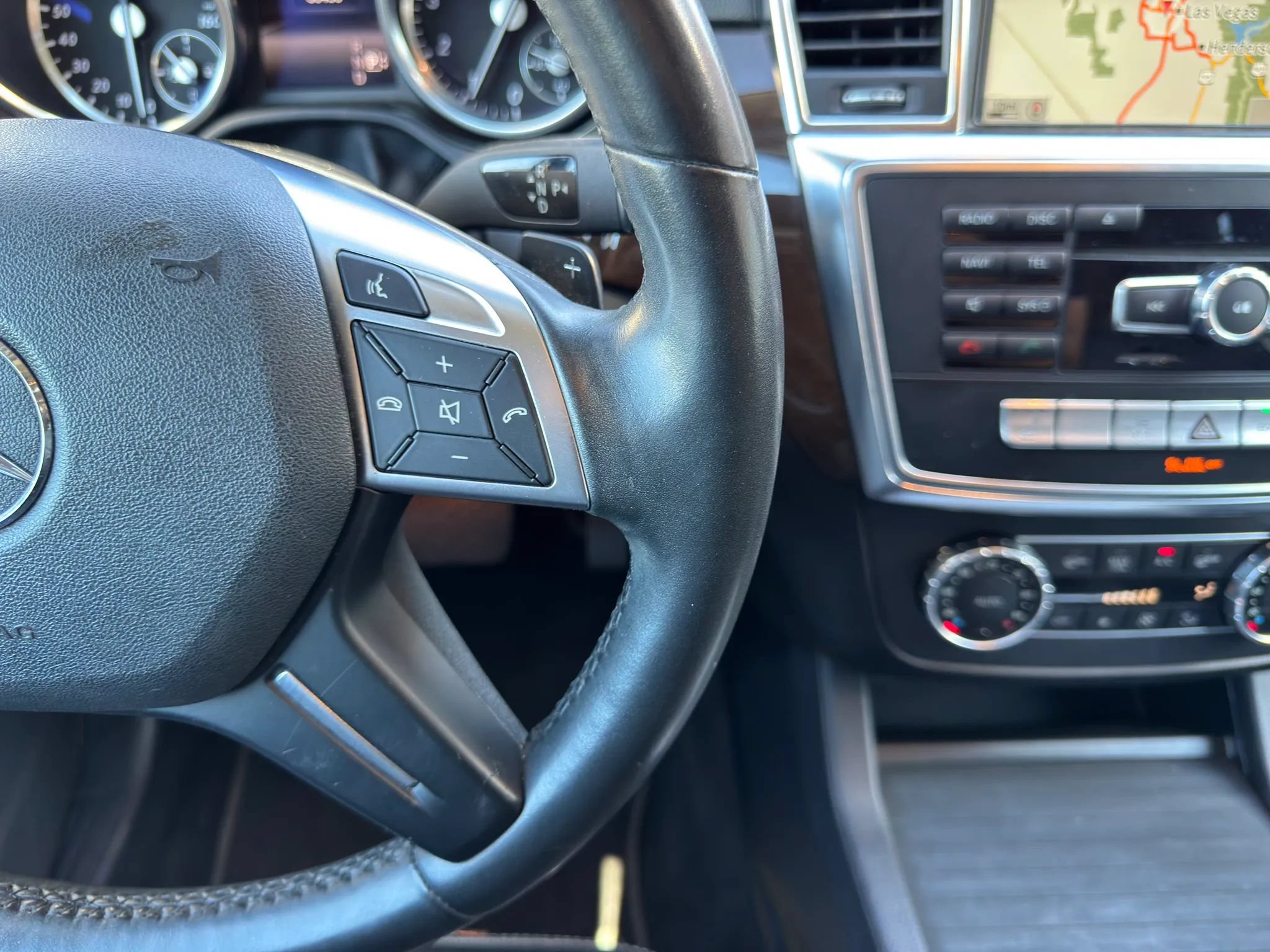 Used 2016 Mercedes-Benz GL 450 4MATIC image 32