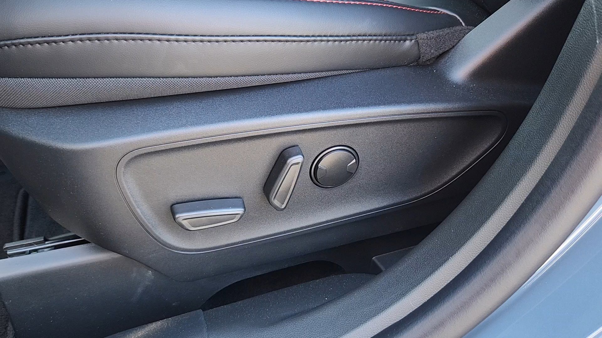 New 2026 Ford Escape ST-Line w/ Tech Pack #1 image 8
