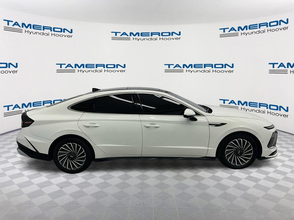 Used 2025 Hyundai Sonata Limited FWD image 6