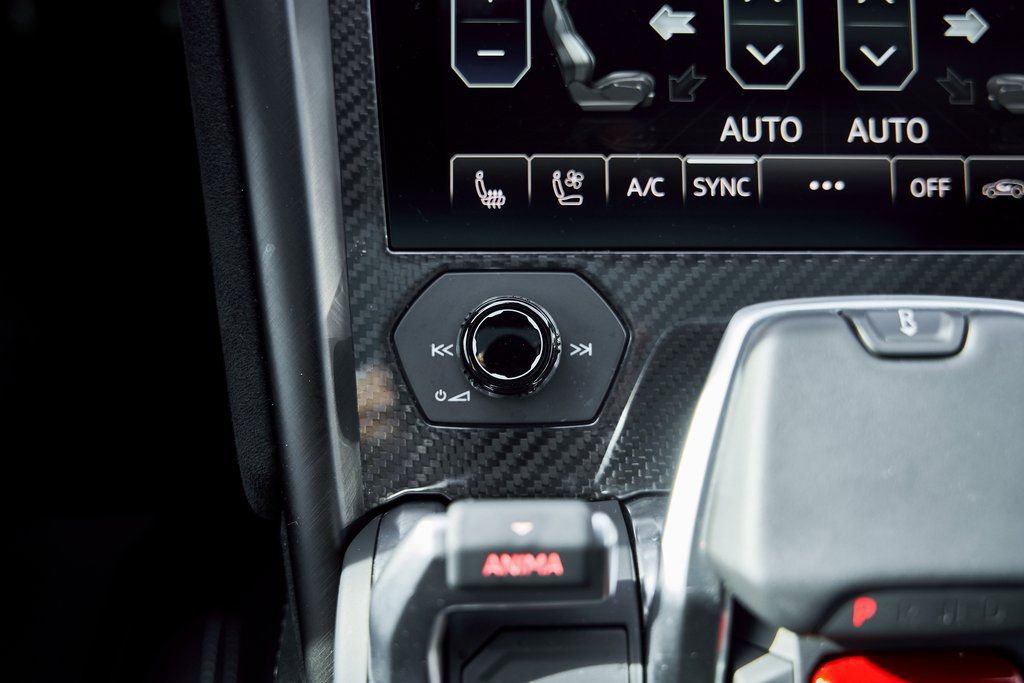 Used 2024 Lamborghini Urus Performante image 81