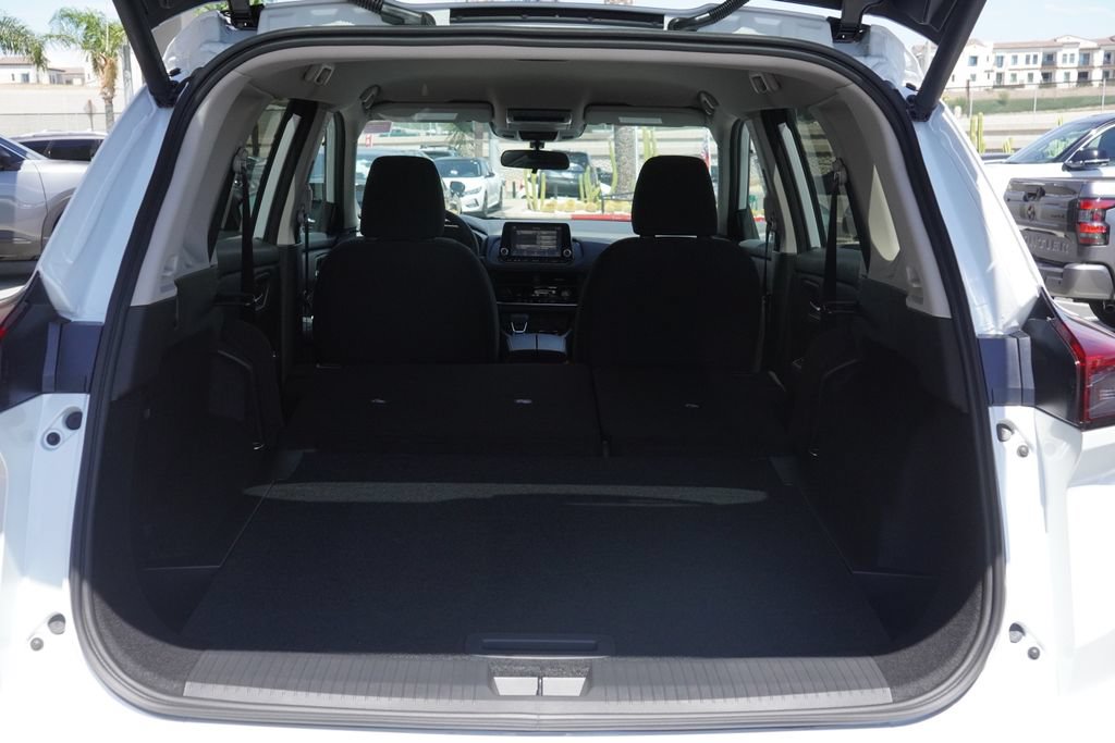 New 2026 Nissan Rogue SV FWD image 39