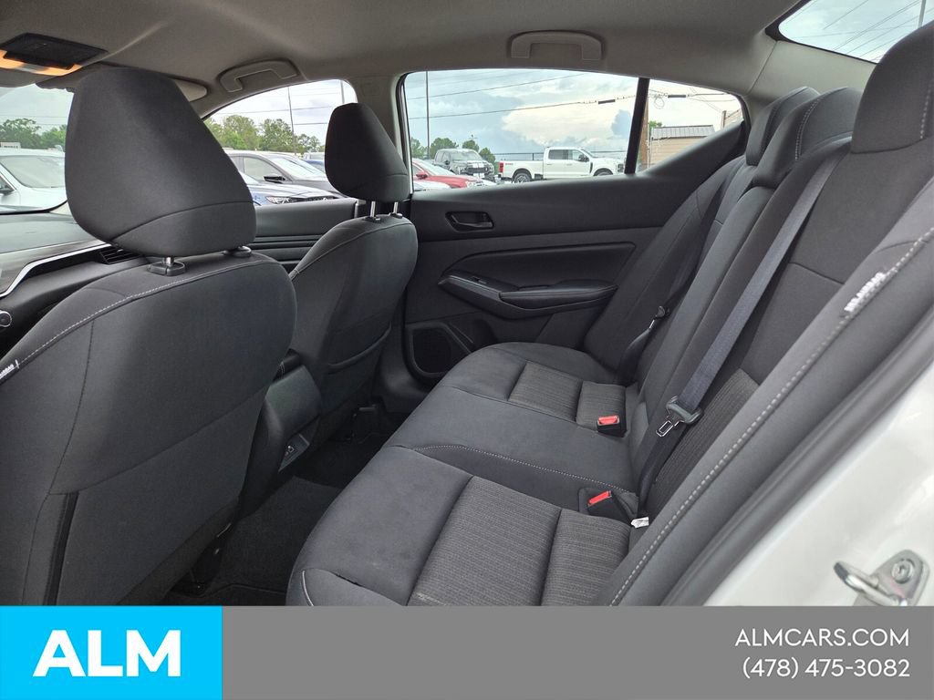 Used 2025 Nissan Altima 2.5 SV FWD image 7