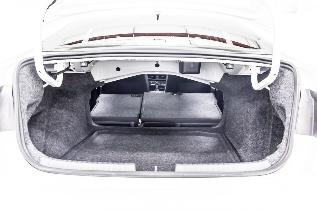 Used 2025 Volkswagen Jetta SEL FWD image 38