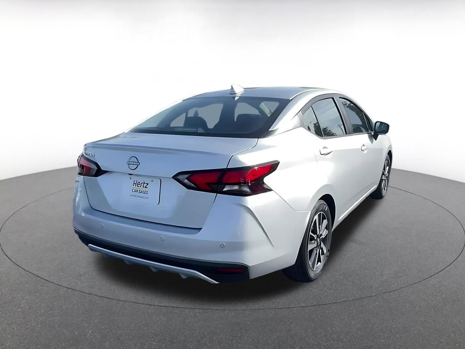 Used 2025 Nissan Versa SV image 14
