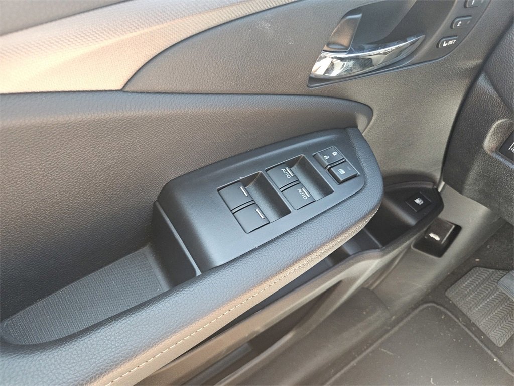 Used 2025 Honda Ridgeline RTL image 19