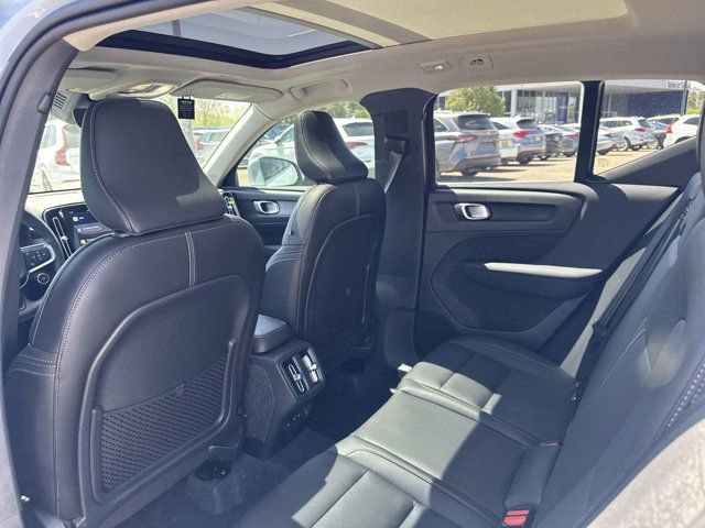 New 2025 Volvo XC40 B5 Core w/ Climate Package image 20