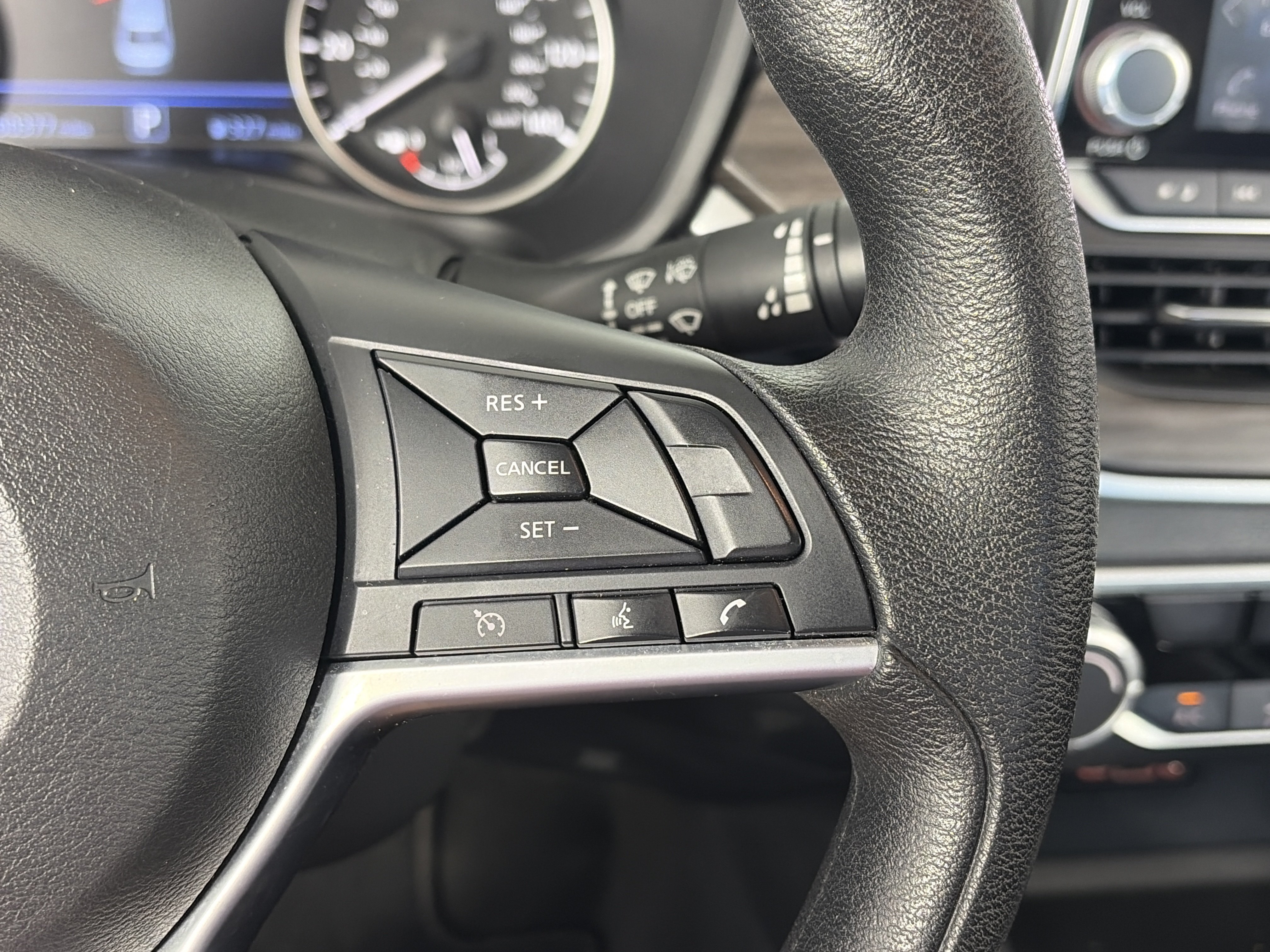 Used 2025 Nissan Altima 2.5 SV AWD/4WD image 27