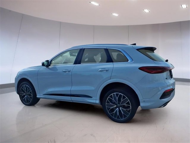 Used 2025 Audi Q5 Premium Plus w/ Premium Plus image 3