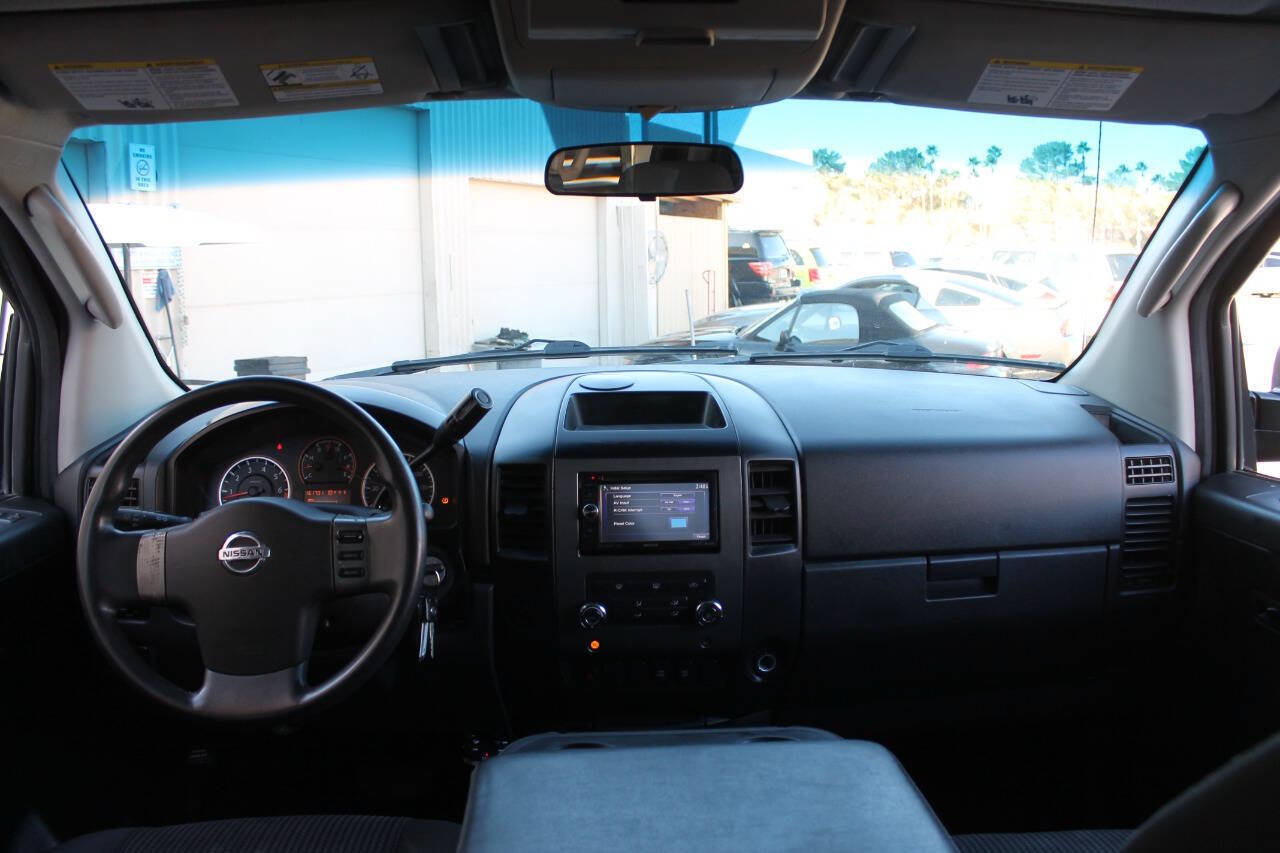 Used 2010 Nissan Titan SE RWD image 29