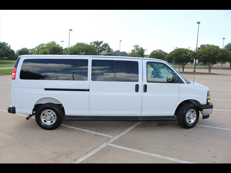 Used 2025 Chevrolet Express 3500 LT w/ LT Preferred Equipment Group RWD image 6