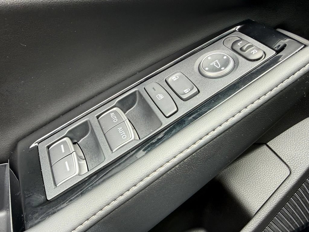 Certified 2025 Honda Accord Touring image 25