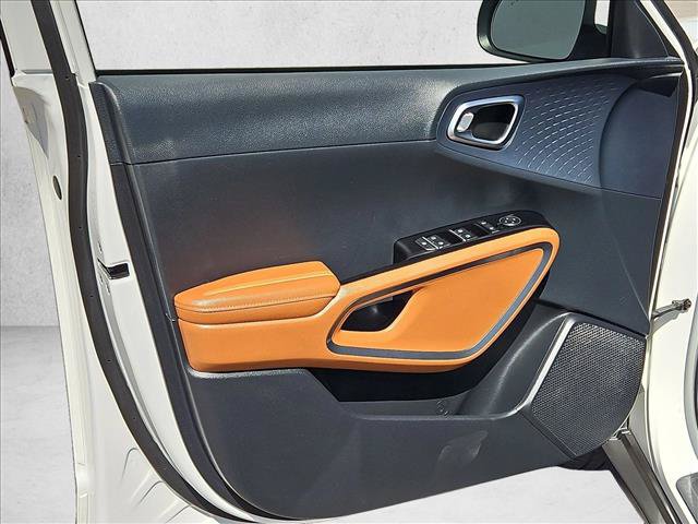 Used 2024 Kia Soul EX w/ Option Group 015 FWD image 11