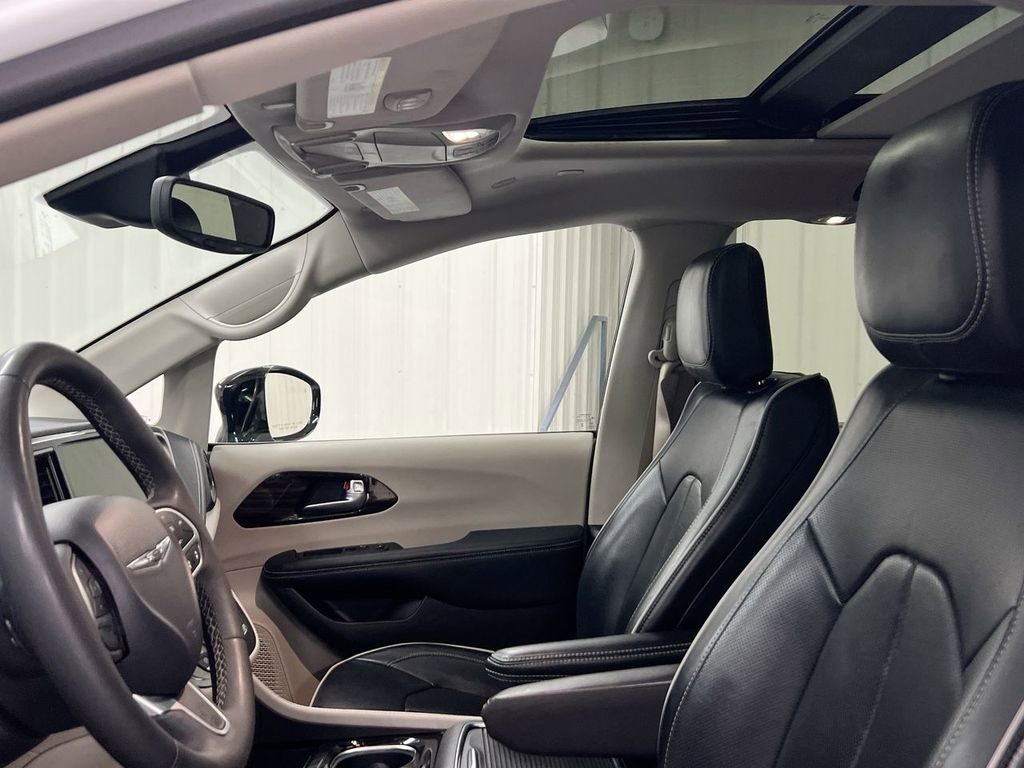 Used 2024 Chrysler Pacifica Limited image 20