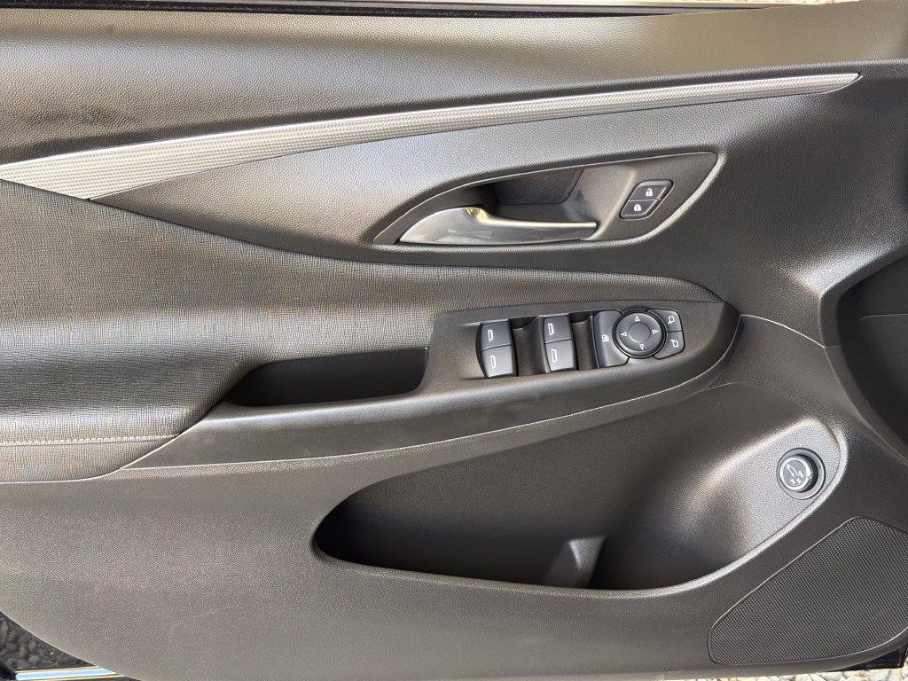 Used 2025 Buick Envista Avenir FWD image 3