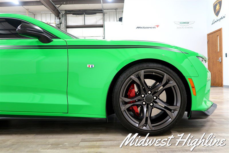 Used 2017 Chevrolet Camaro SS RWD image 24