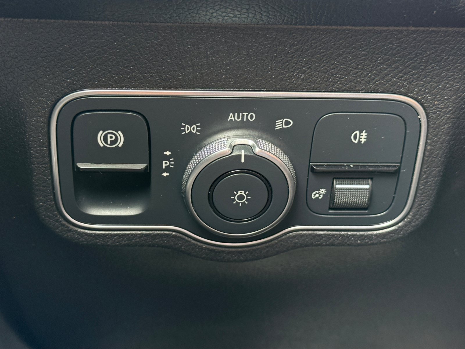 Certified 2023 Mercedes-Benz GLB 250 4MATIC image 14