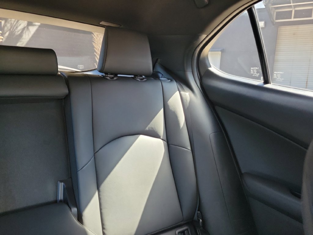 Used 2022 Lexus UX 200 w/ Premium Package FWD image 15