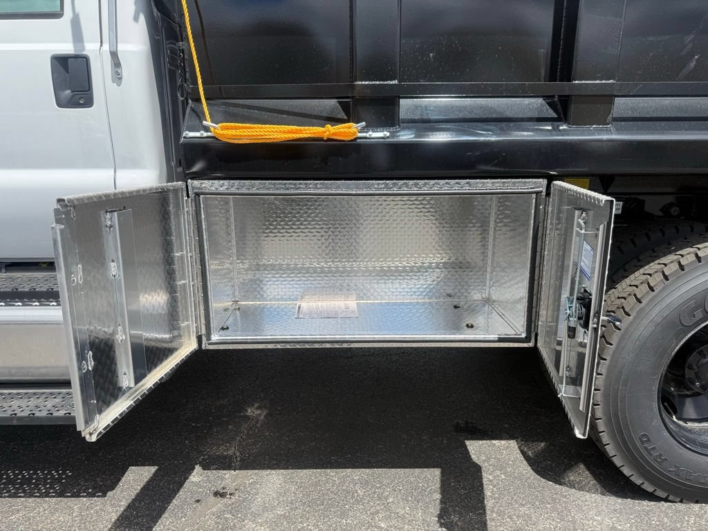 New 2025 Ford F750 2WD Regular Cab Super Duty image 33