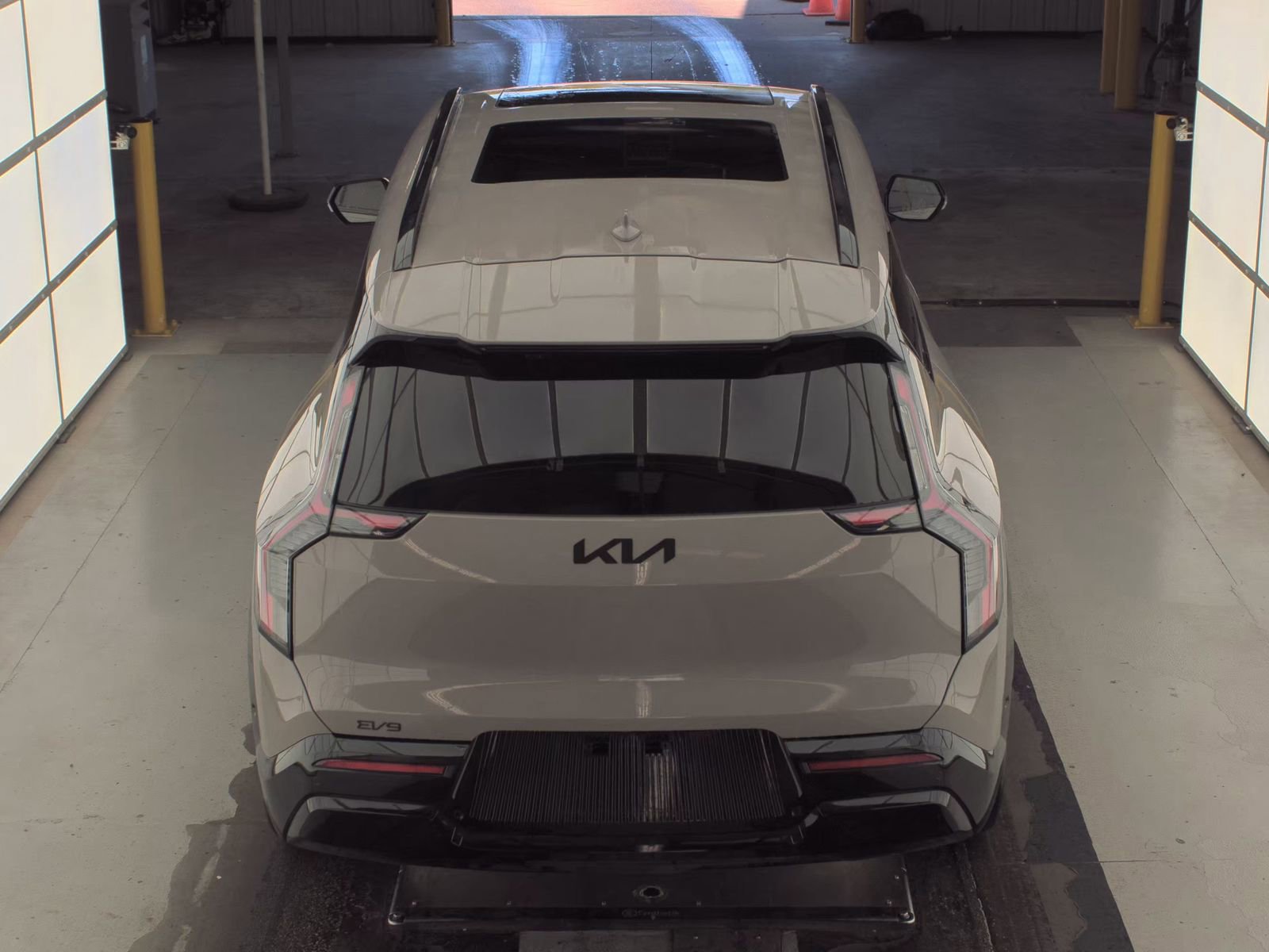 Certified 2026 Kia EV9 Land w/ Nightfall Edition Package image 29