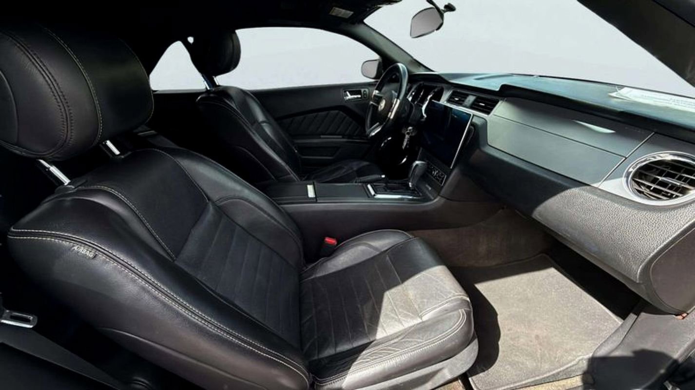 Used 2013 Ford Mustang Premium image 12