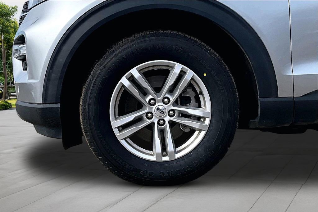 Certified 2023 Ford Explorer XLT w/ Equipment Group 202A image 9