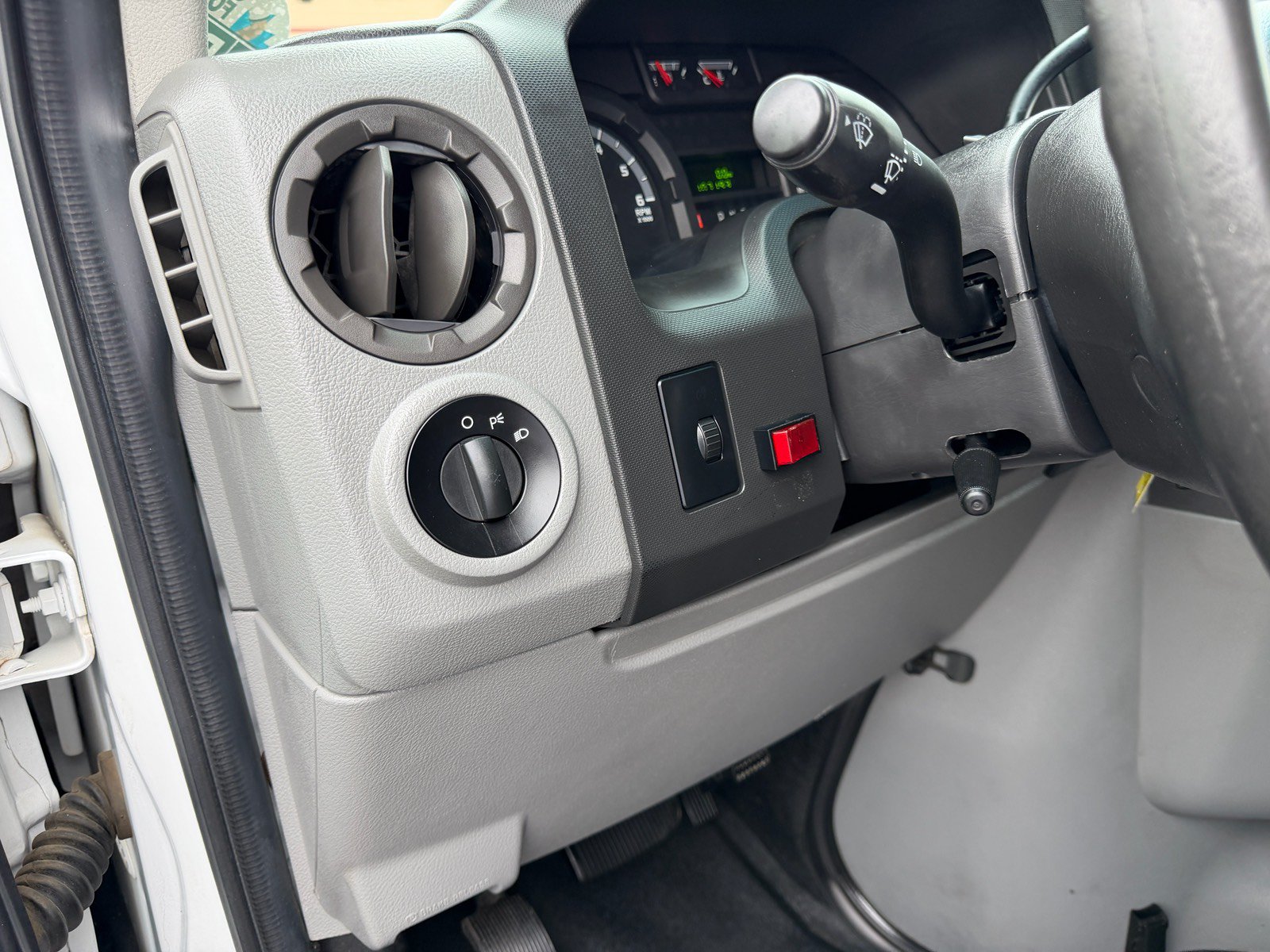 Used 2013 Ford E-150 and Econoline 150 w/ PWR Group RWD image 20