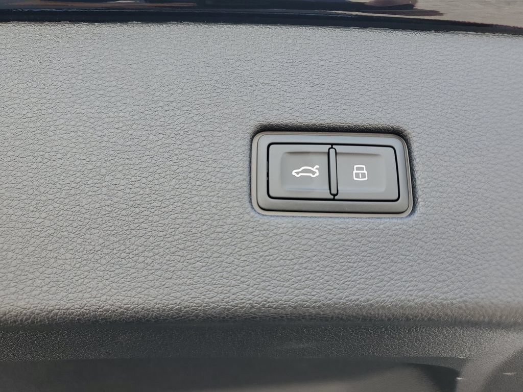 Used 2023 Audi SQ8 Premium Plus AWD/4WD image 16