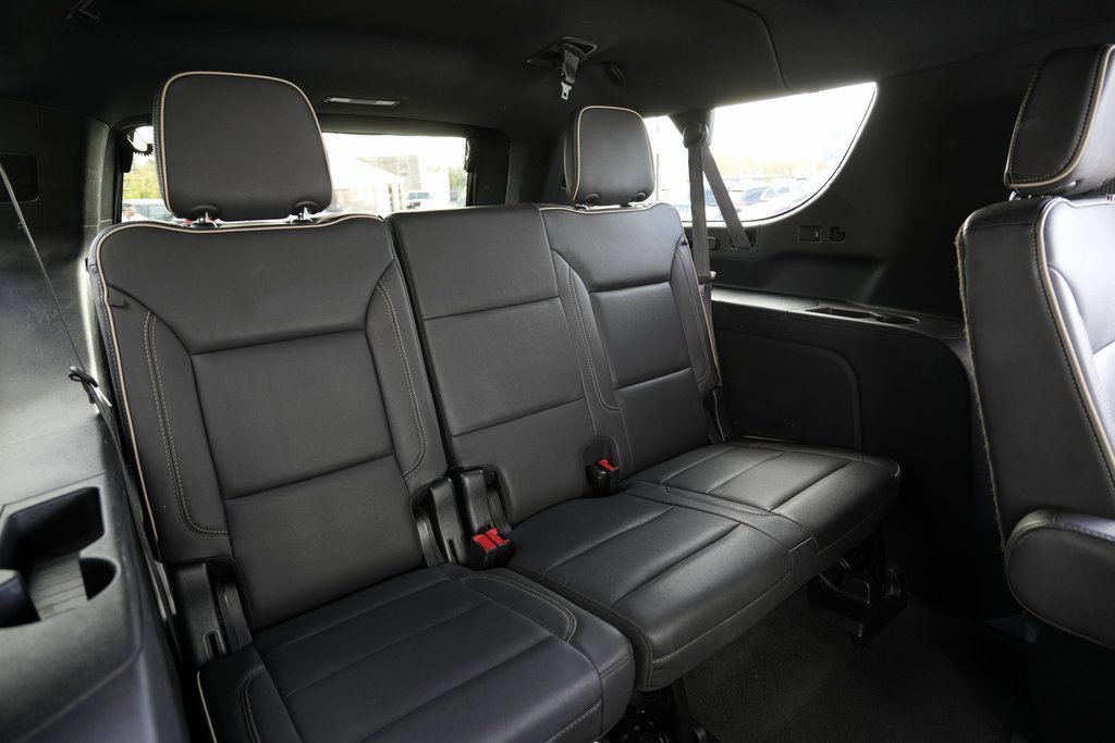 Used 2023 Chevrolet Suburban Premier image 27