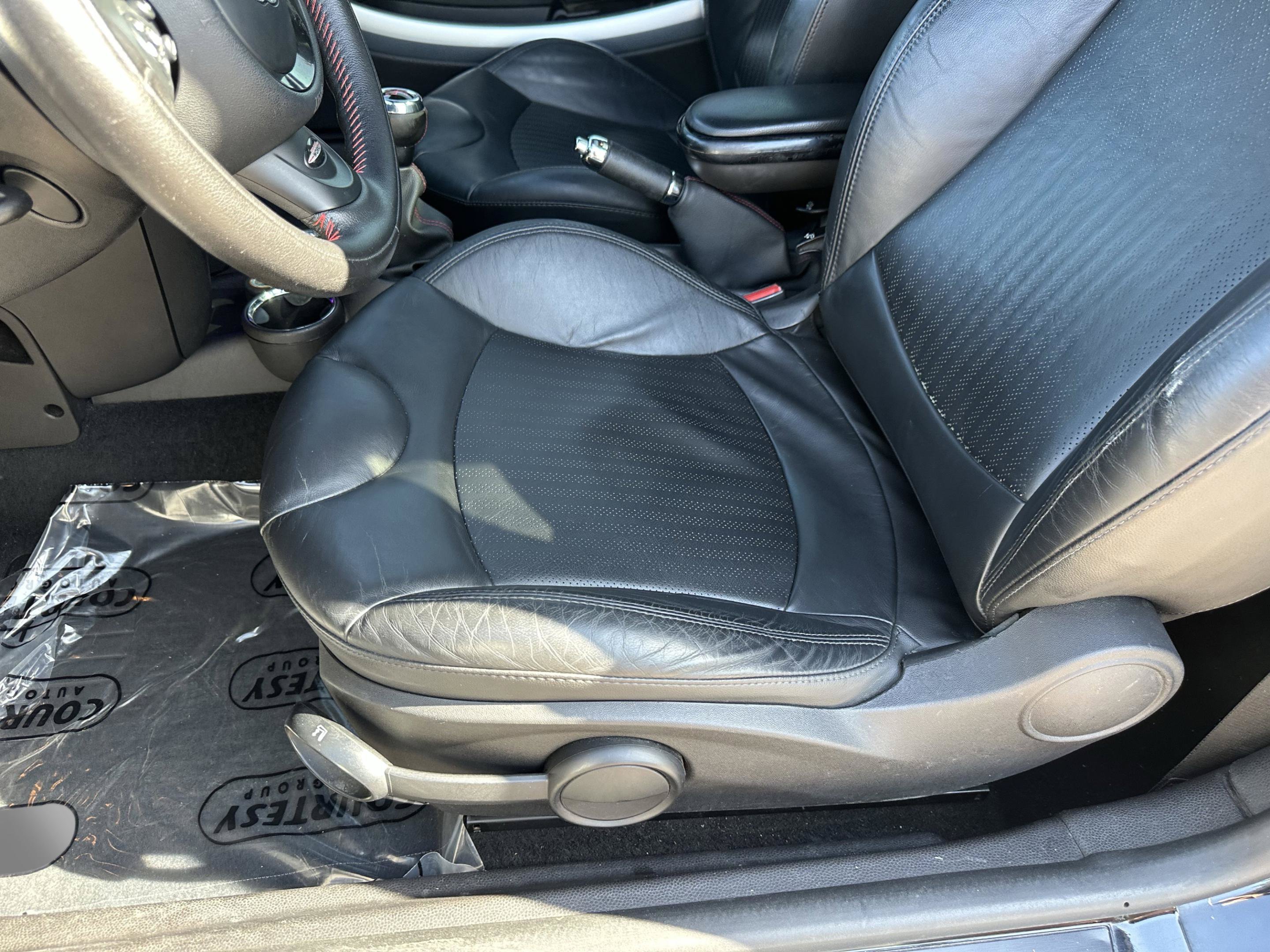 Used 2014 MINI Cooper Clubman FWD image 12