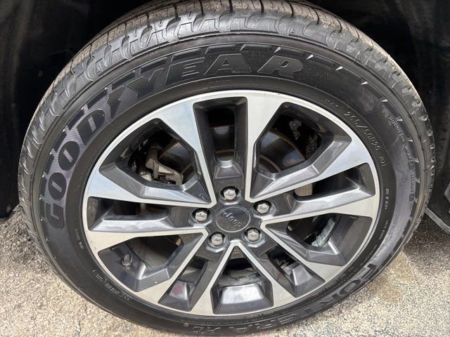 Used 2022 Jeep Grand Cherokee L Overland w/ Luxury Tech Group IV AWD/4WD image 10