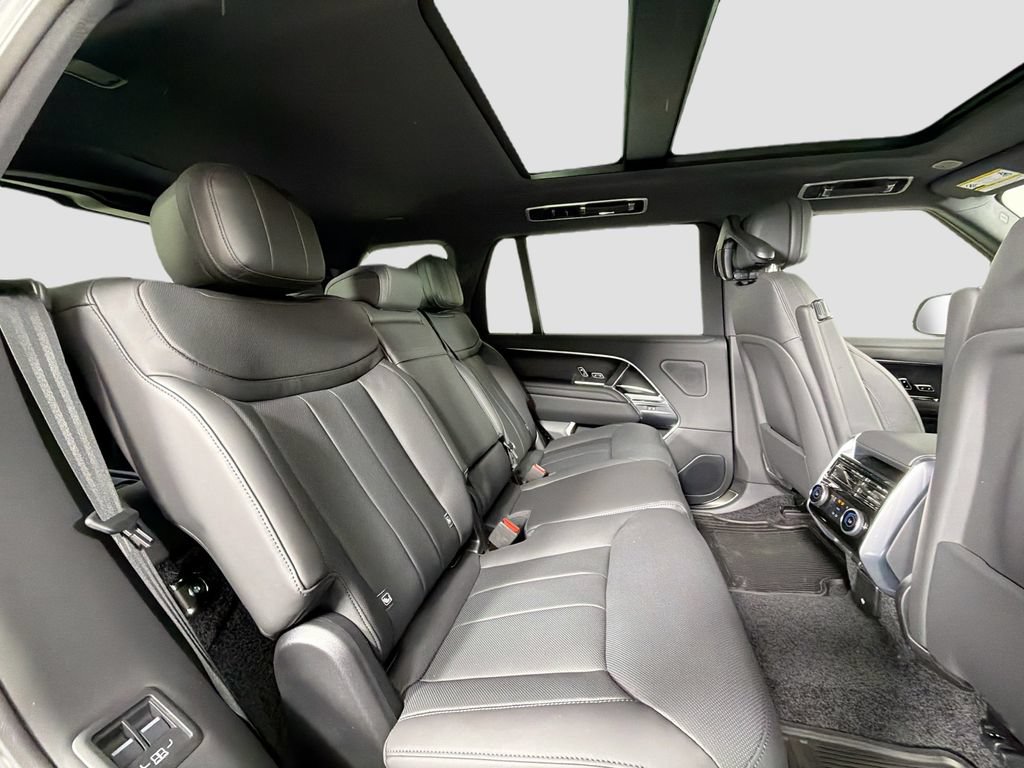 New 2026 Land Rover Range Rover Long Wheelbase SE AWD/4WD image 29