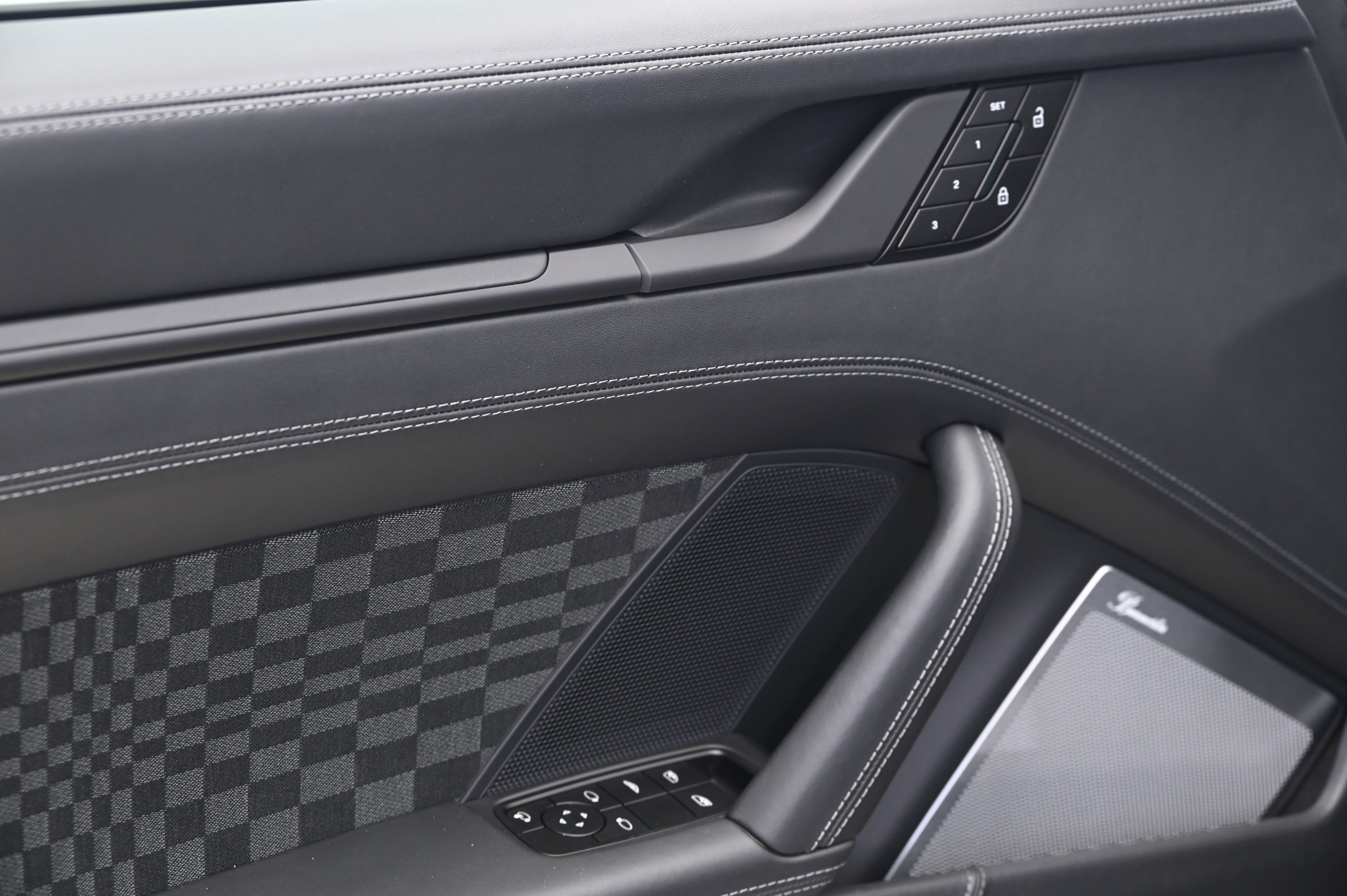 Certified 2026 Porsche 911 GTS image 29