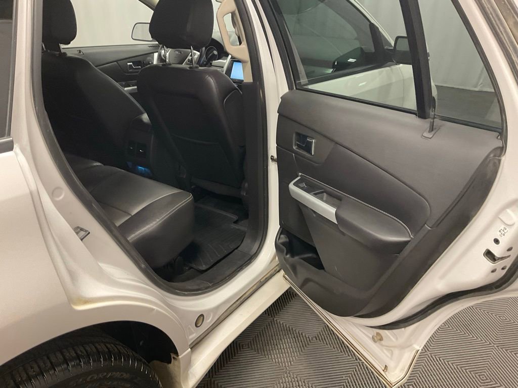 Used 2013 Ford Edge Sport w/ Driver Entry Pkg image 25