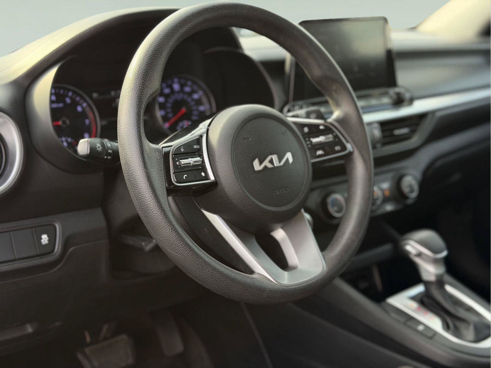 Used 2022 Kia Forte LXS FWD image 16