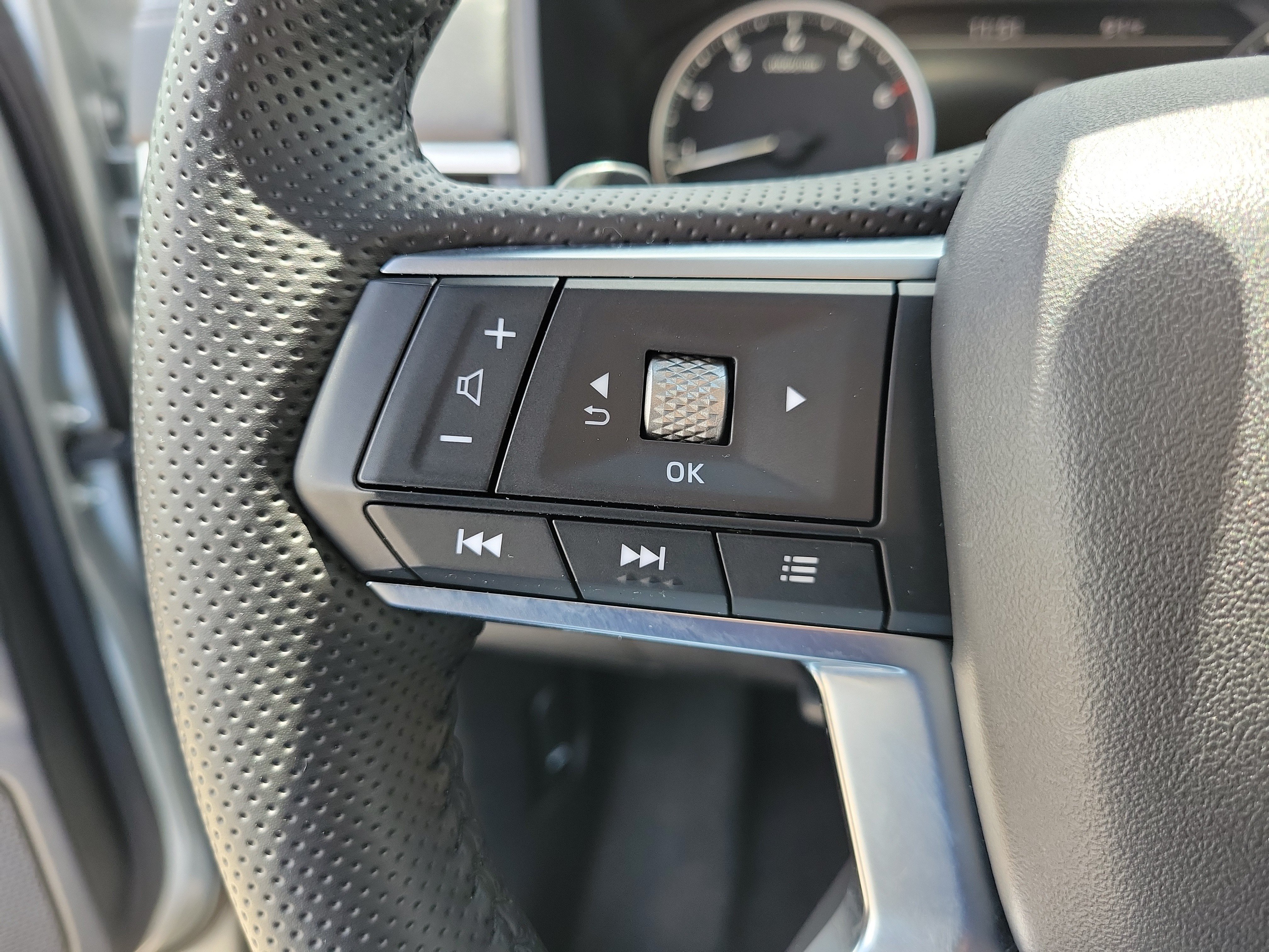 Used 2025 Mitsubishi Outlander SE FWD image 21