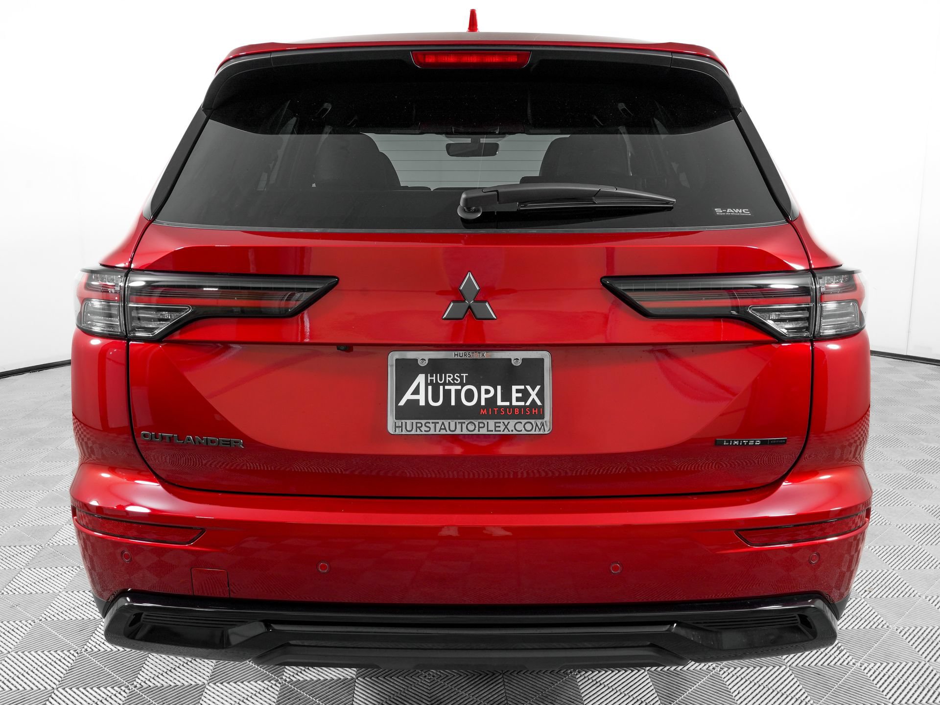 New 2026 Mitsubishi Outlander LE AWD/4WD image 3