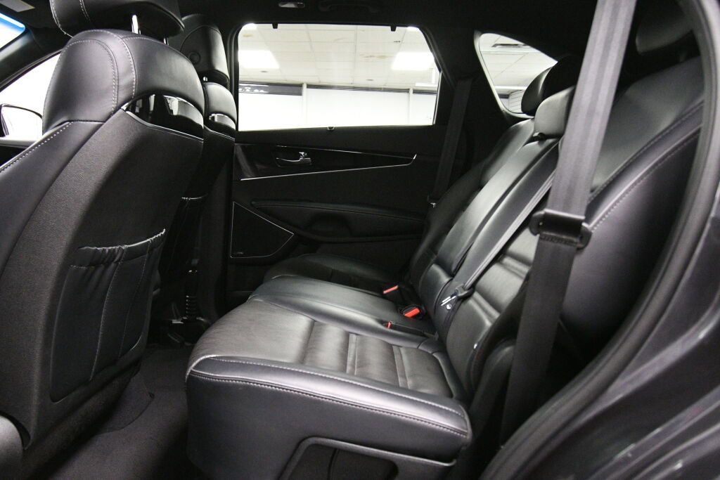 Used 2017 Kia Sorento SX image 23