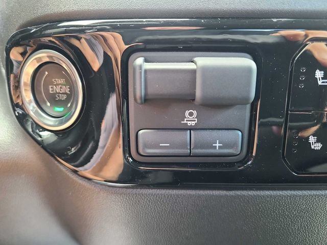 Used 2025 Chevrolet Silverado 1500 LT AWD/4WD image 34