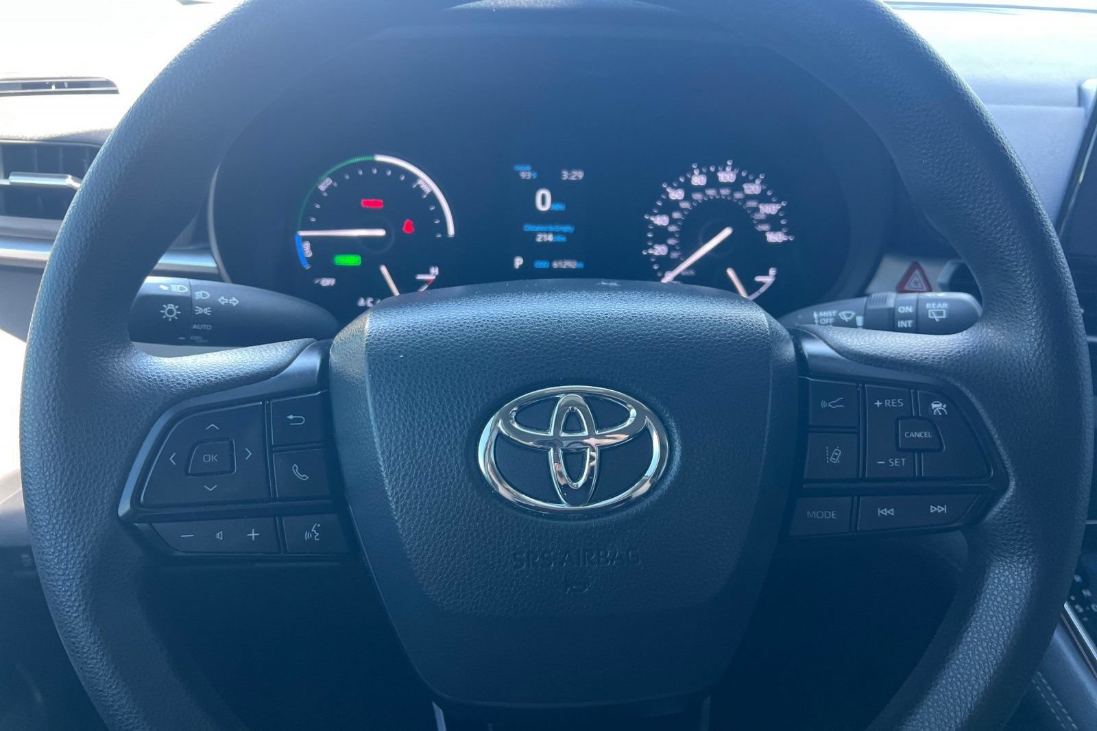 Used 2024 Toyota Sienna LE AWD/4WD image 25