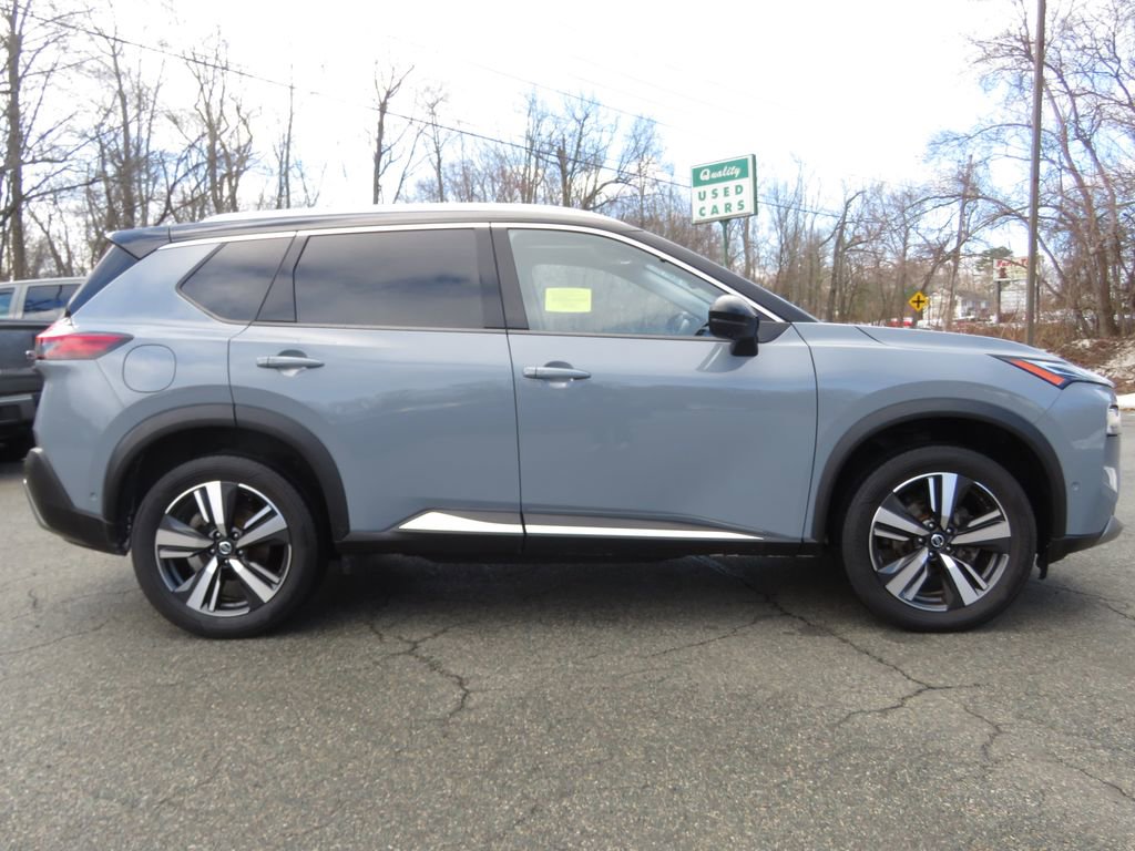 Used 2021 Nissan Rogue Platinum image 4