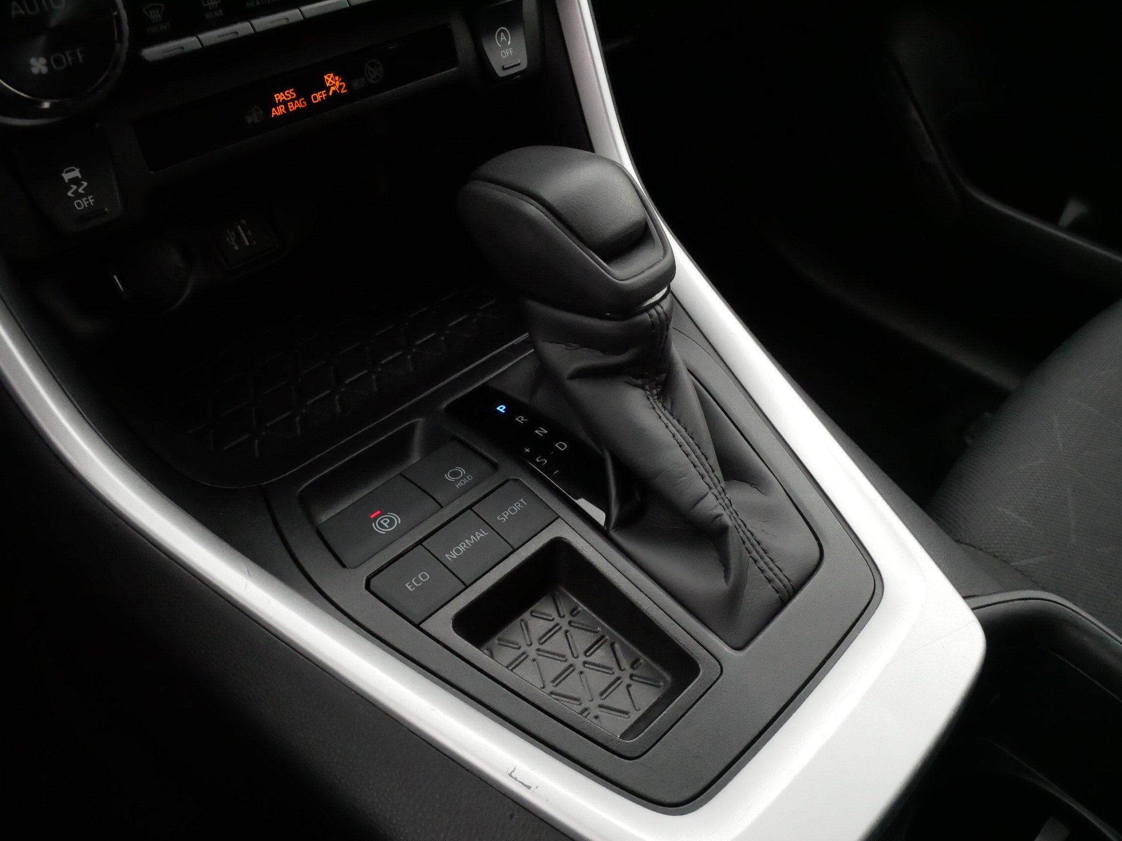 Certified 2025 Toyota RAV4 XLE image 24