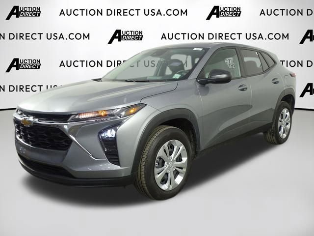 Used 2024 Chevrolet Trax LS image 1