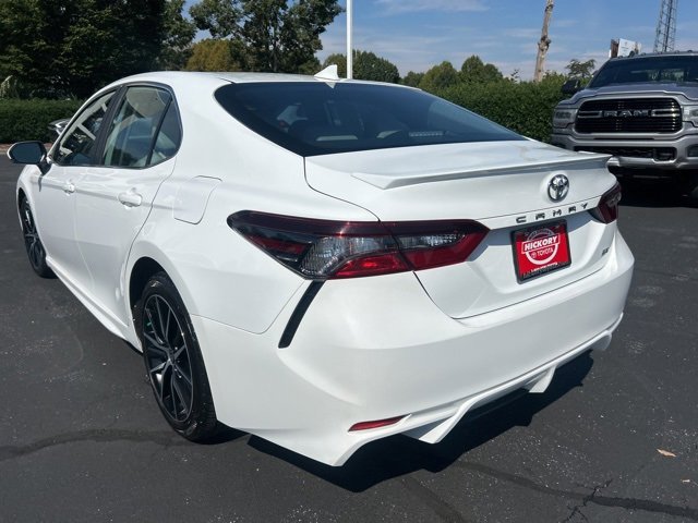 Used 2024 Toyota Camry SE image 7